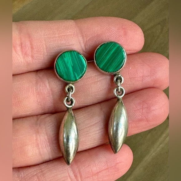 Vintage Southwest Signed Mexico 925 Silver Malachite Dangle Pierced Earrings - Picture 6 of 6